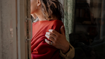 Product image for Helping Her Heal (April/May '24)