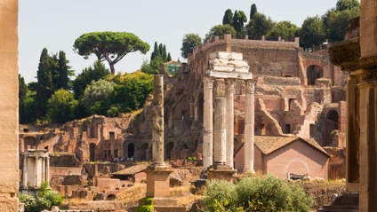 Product image for "In the Hearth of Rome: the Colosseum, Paltine Hill and Roman Forum revealed"