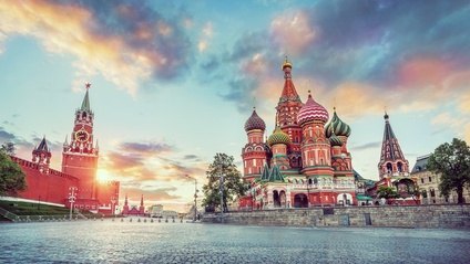 Product image for Russian Stories in English - Malish i Karlson (Junior and Carlson) 