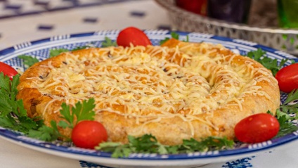Product image for Moroccan Ground Beef Snake Pastry (Mhencha del Kefta)