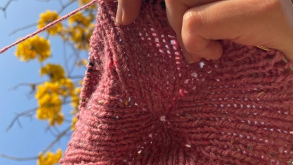 Product image for Meet Knitting in English