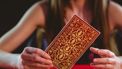 Product image for FREE TAROT LESSONS: Tarot card meanings *and* How to become a truly GREAT tarot reader