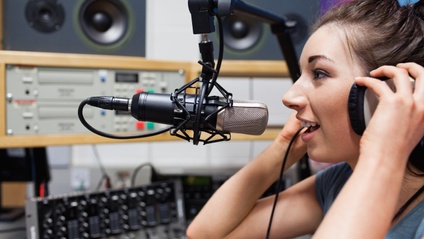 Product image for The Under Priced Awesomely Made Radio DJ Training Course!