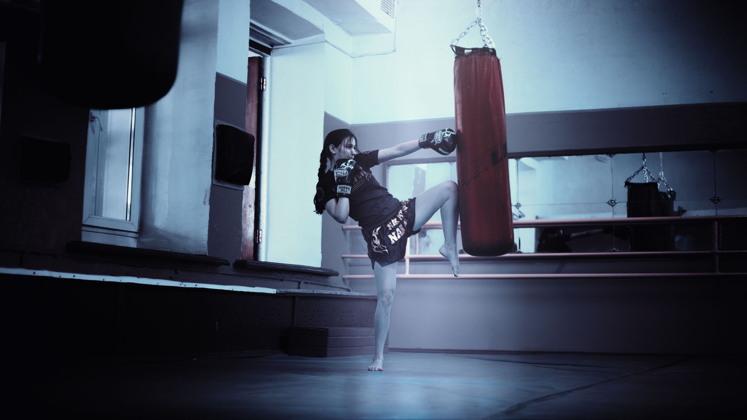 boxing-female-fight-161017.jpg