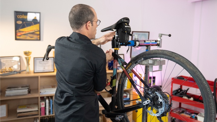 Bike repair shop near me online now