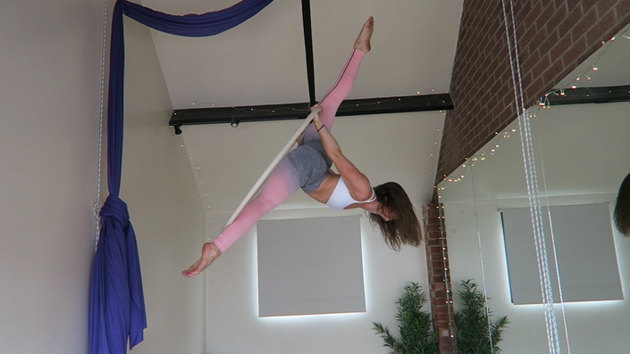 Aerial Silks - Unique Aerialists