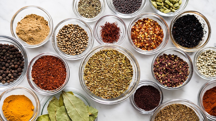 COOKING WITH SPICES AND SEEDS