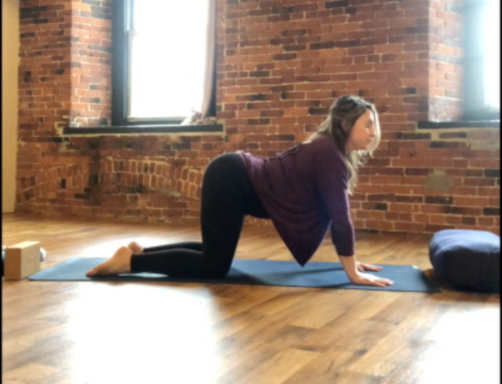 What's the Difference Between a Prenatal Yoga Class and a Yoga